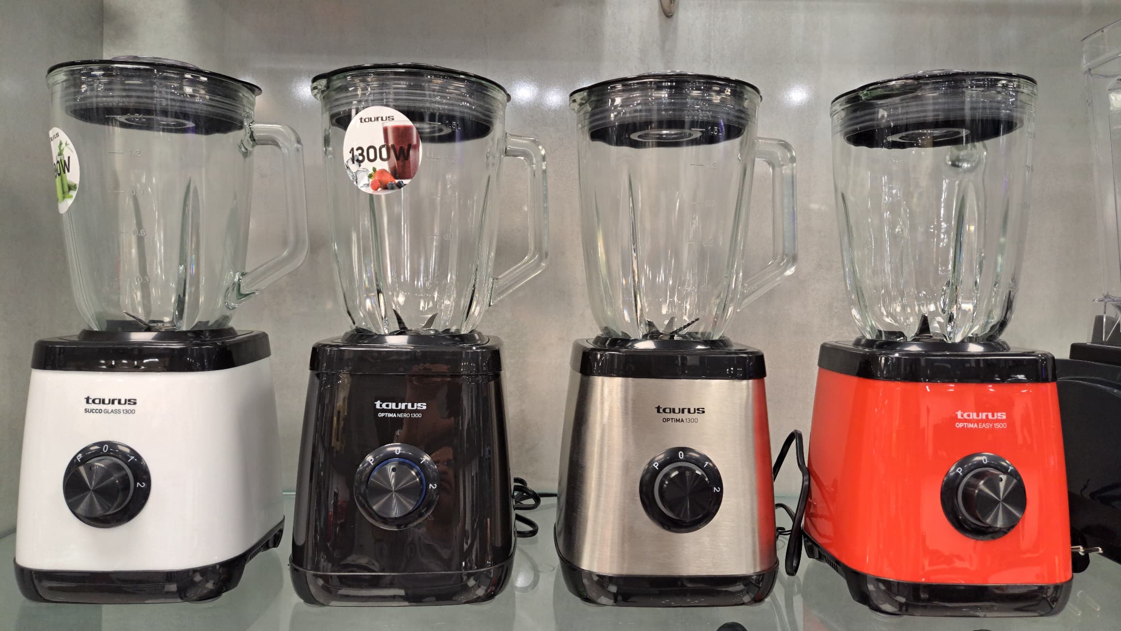 مخلوط کن یا( blender )تايروس اسپانیا (taurus) با ضمانت 18 ماه 1300 وات 4 رنگ 1300 وات